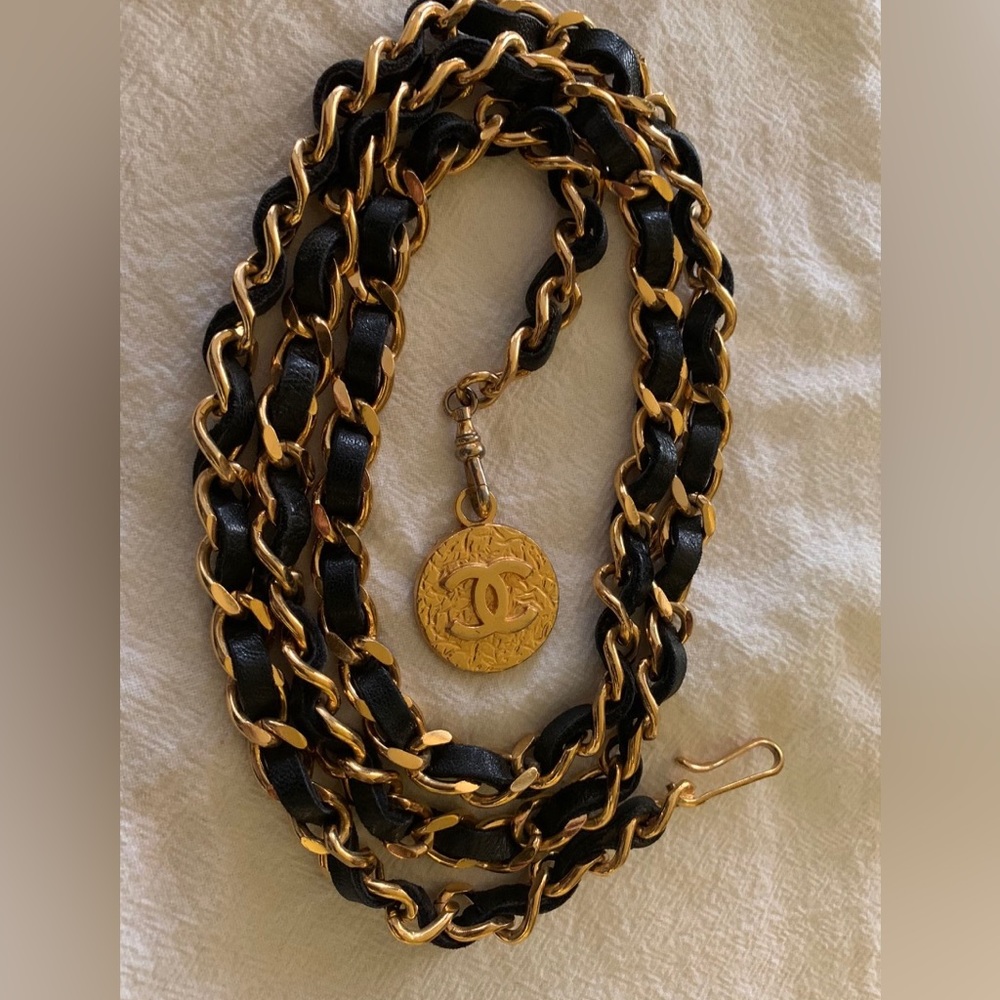 Vintage Chanel 1982 chain belt